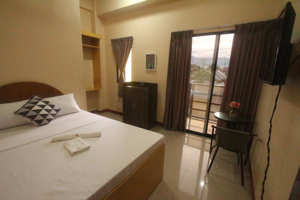 Heart Hotel And Services Dumaguete City Екстер'єр фото