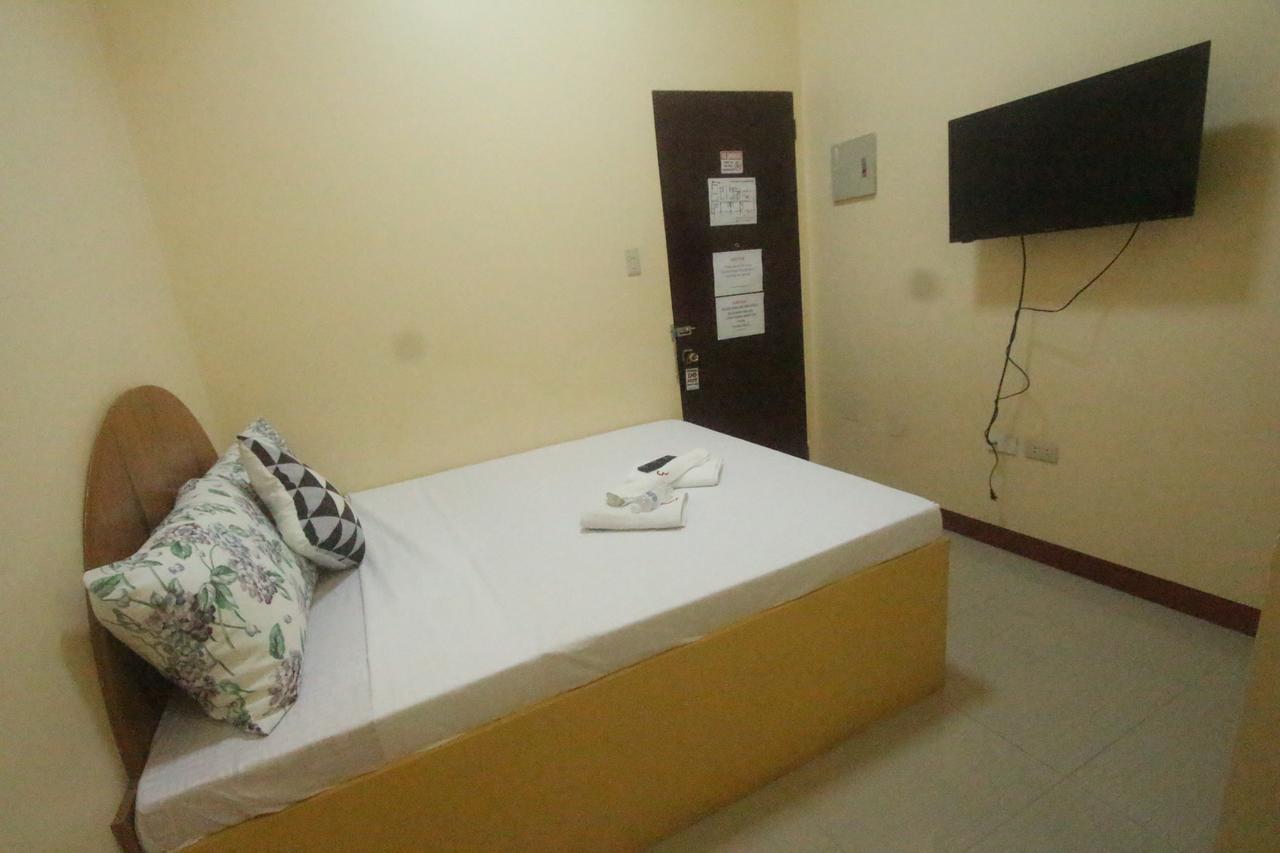 Heart Hotel And Services Dumaguete City Екстер'єр фото